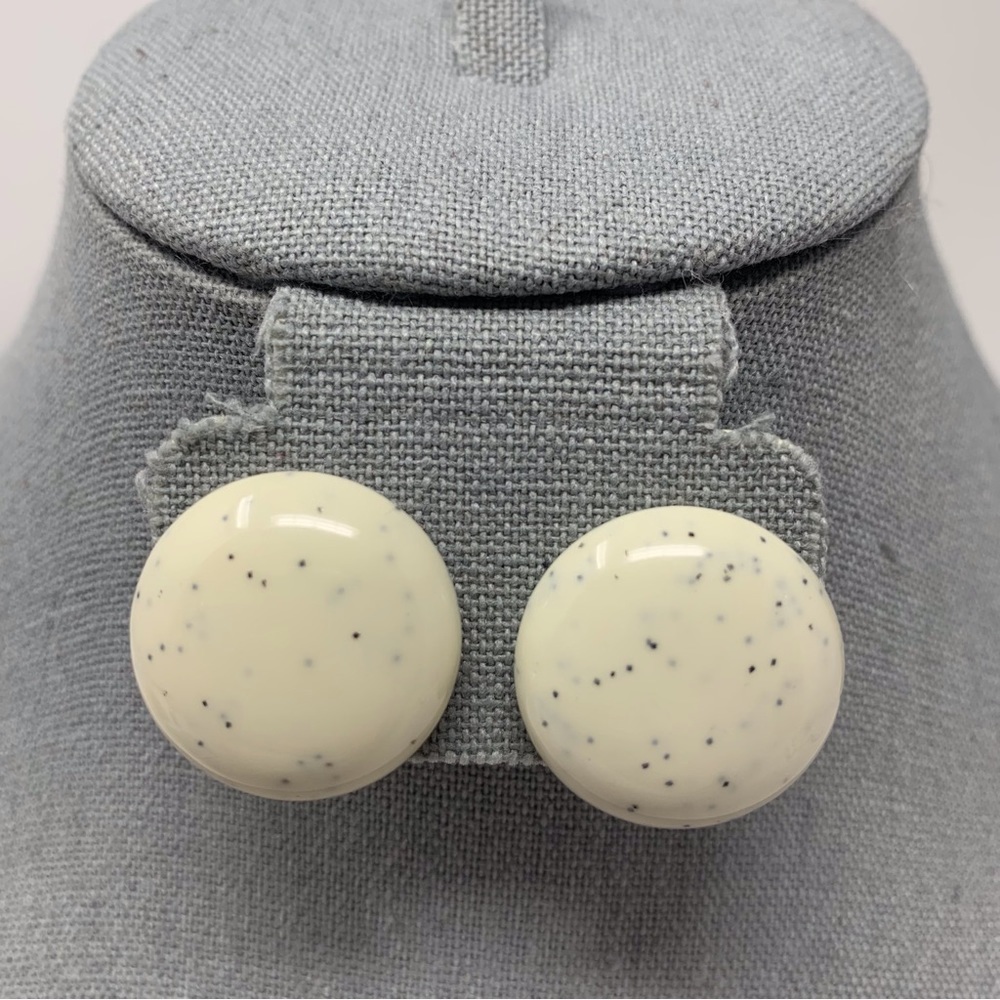 Vintage Avon White Speckled Marble Circle Dome Stud Earrings